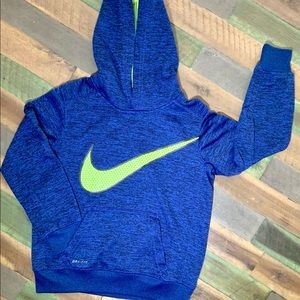 Nike hoodie with pockets